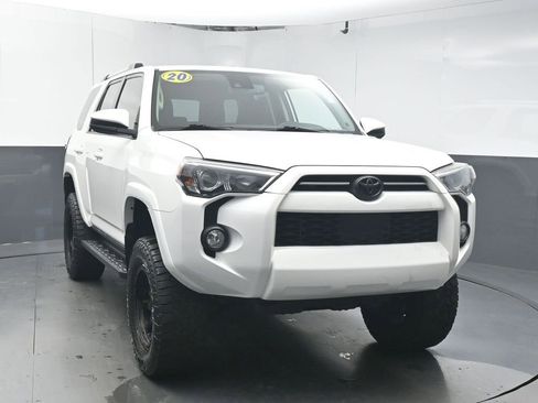 Used 2020 Toyota 4Runner SR5 image 2