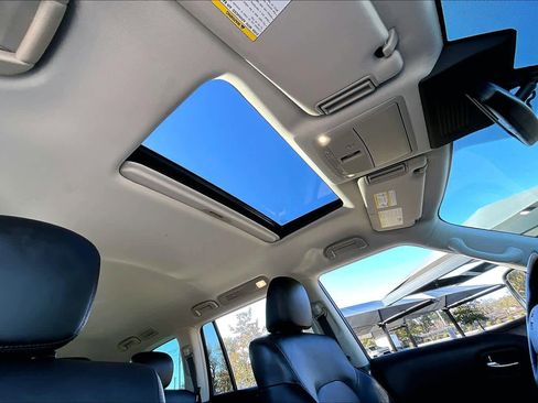 Used 2023 Nissan Armada SL image 14