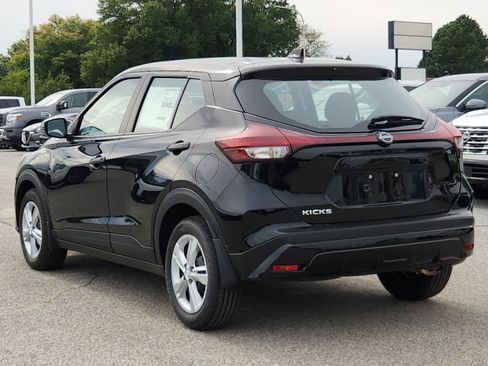 New 2025 Nissan Kicks Play S image 4