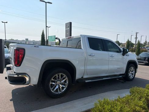 Used 2022 GMC Sierra 1500 SLT AWD/4WD image 4