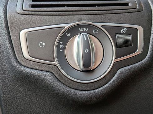 Used 2022 Mercedes-Benz GLC 300 image 11