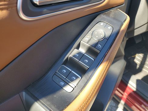 Certified 2025 Nissan Rogue Platinum w/ Tech Package image 12