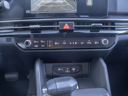 New 2026 Kia Sportage EX image 28