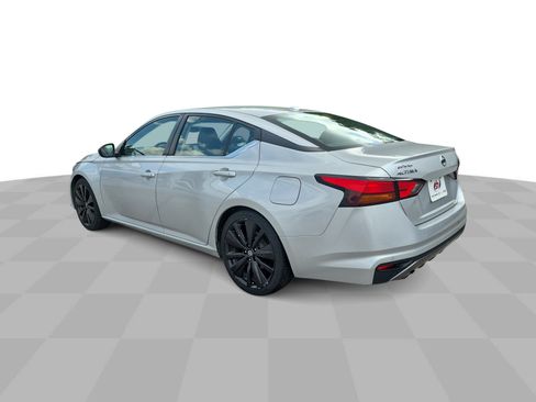 Used 2020 Nissan Altima 2.5 SR FWD image 6