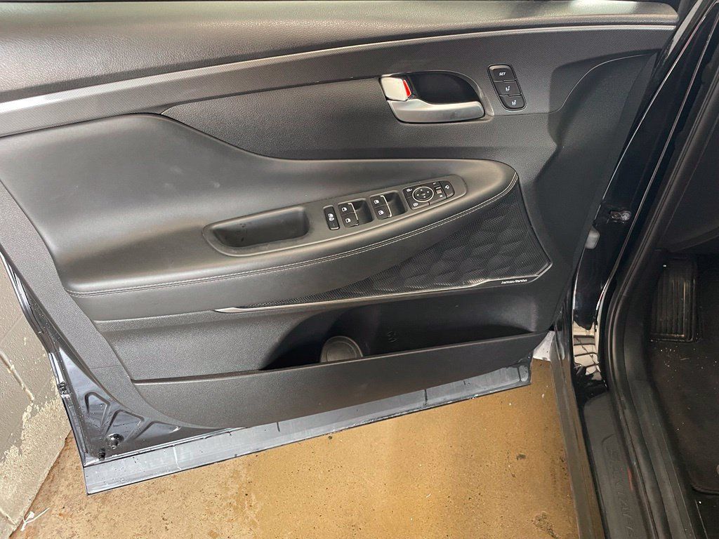 Used 2023 Hyundai Santa Fe Limited AWD/4WD image 9