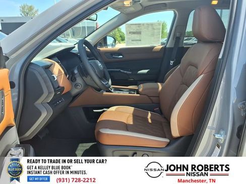 New 2026 Nissan Pathfinder Platinum AWD/4WD image 3