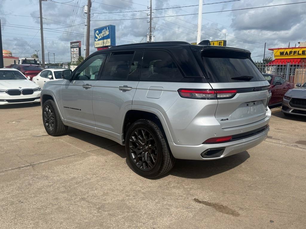 Used 2025 Jeep Grand Cherokee Summit w/ Obsidian Package AWD/4WD image 5