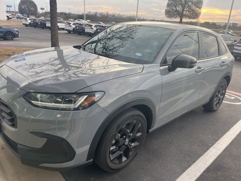 Used 2023 Honda HR-V Sport image 6