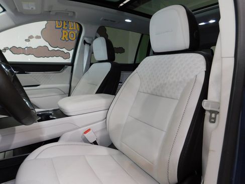 Used 2024 GMC Acadia Denali image 38