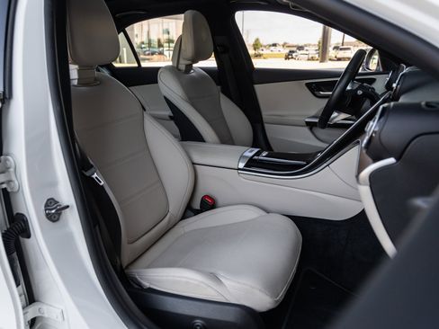 Used 2023 Mercedes-Benz C 300 Sedan image 40