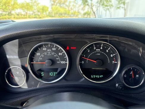 Used 2016 Jeep Wrangler Unlimited Rubicon AWD/4WD image 22