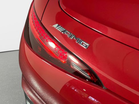Used 2025 Mercedes-Benz SL 63 AMG 4MATIC image 21