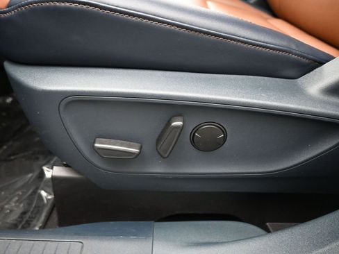 Certified 2023 Ford Maverick Lariat w/ Lariat Luxury Package image 11