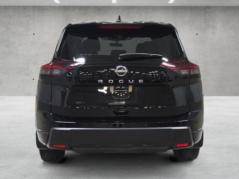 Used 2025 Nissan Rogue S FWD image 15