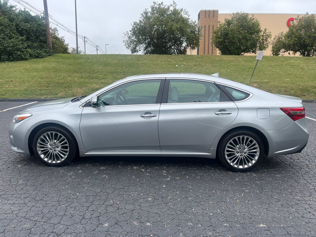 Used 2016 Toyota Avalon Limited FWD image 8