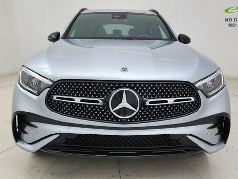 Used 2025 Mercedes-Benz GLC 300 4MATIC image 2