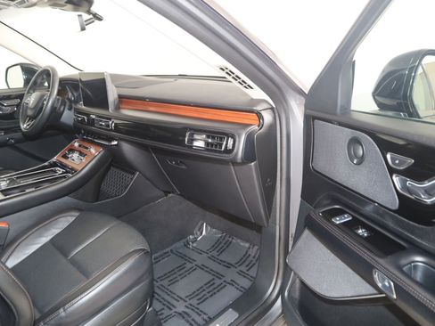 Used 2024 Lincoln Aviator Reserve AWD/4WD image 38