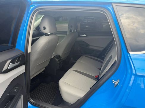 Used 2022 Volkswagen Taos SE FWD image 30
