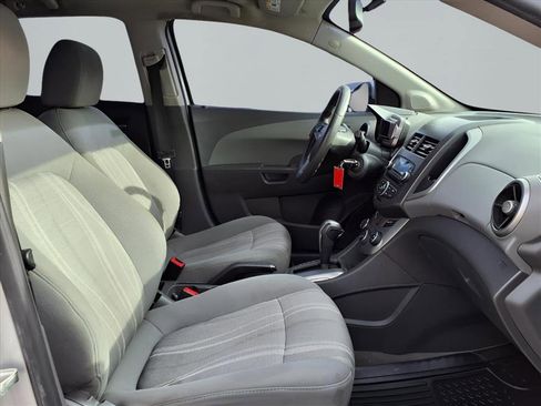 Used 2015 Chevrolet Sonic LT image 13