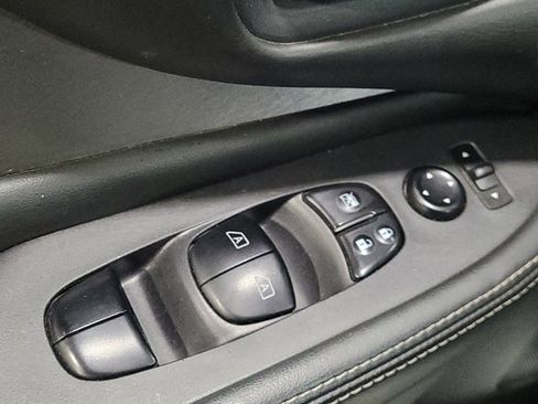 Used 2019 Nissan Murano S image 27