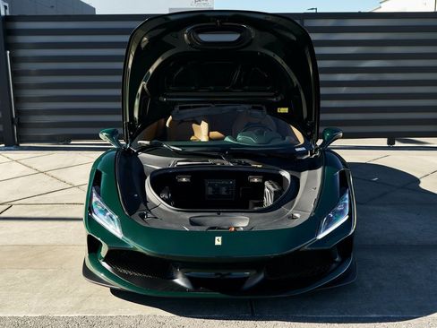 Used 2022 Ferrari F8 Tributo image 8