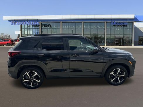 Used 2022 Chevrolet TrailBlazer RS w/ Sun and Liftgate Package AWD/4WD image 5