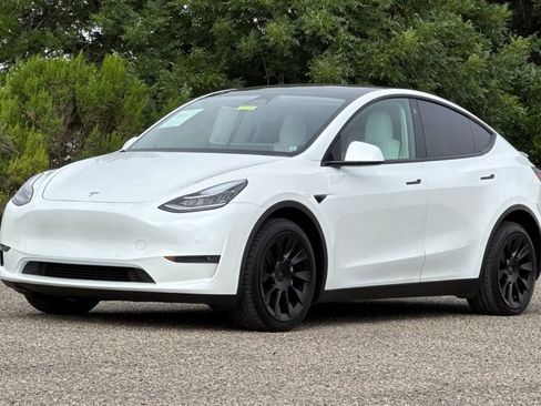 Used 2021 Tesla Model Y Long Range AWD/4WD image 8