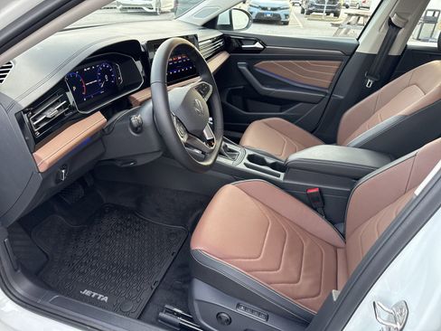 Used 2025 Volkswagen Jetta SEL image 18