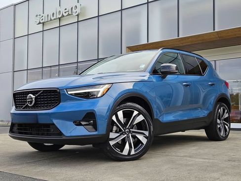 Certified 2024 Volvo XC40 B5 Plus w/ Protection Package Premier AWD/4WD image 1