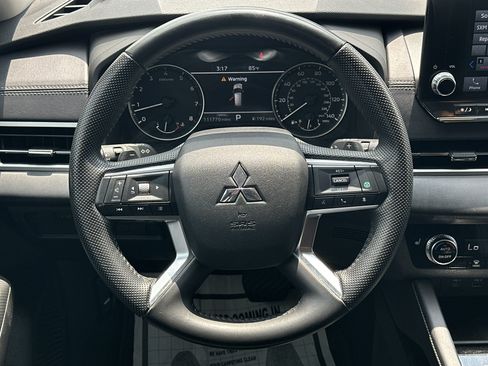 Used 2023 Mitsubishi Outlander SE FWD image 23