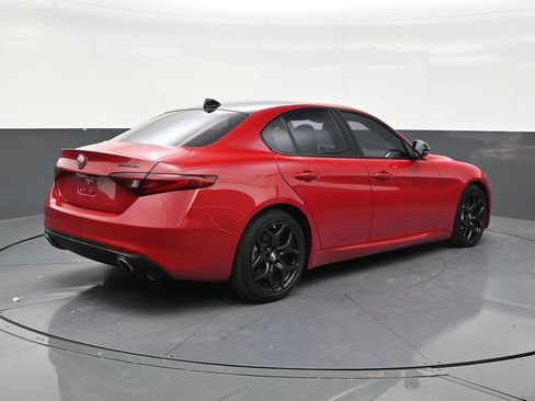 Used 2021 Alfa Romeo Giulia Sprint w/ Nero Edizione RWD image 5