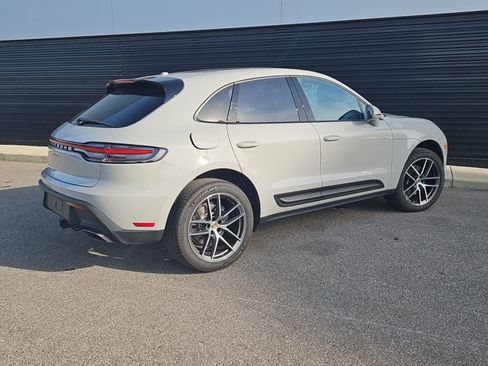Certified 2025 Porsche Macan AWD/4WD image 6