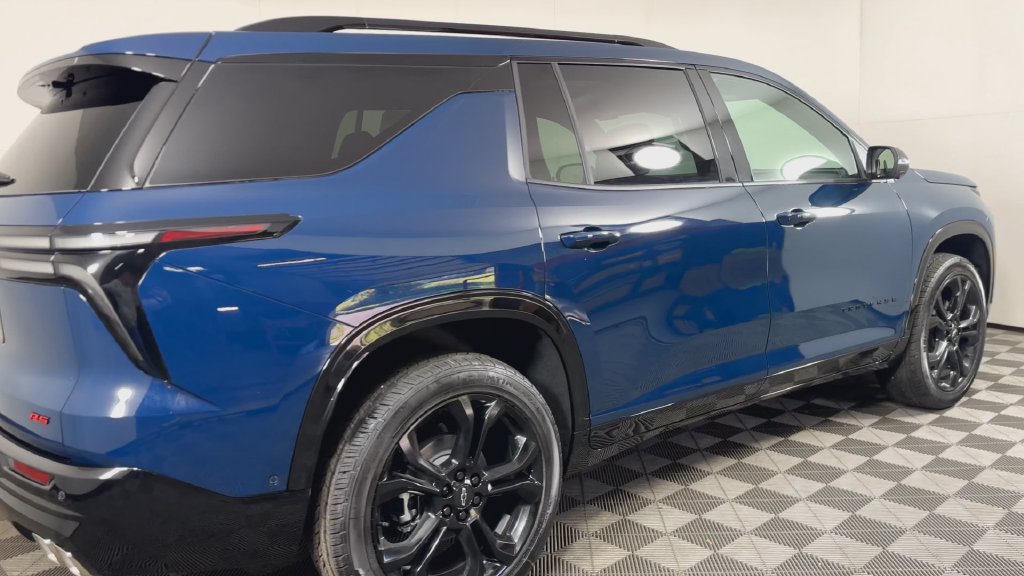 New 2027 Chevrolet Traverse RS w/ LPO, Floor Liner Package AWD/4WD image 10