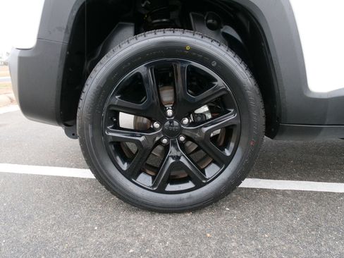 Used 2022 Jeep Renegade Altitude image 11