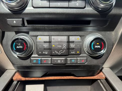 Used 2017 Ford F250 Platinum w/ Platinum Ultimate Package AWD/4WD image 45