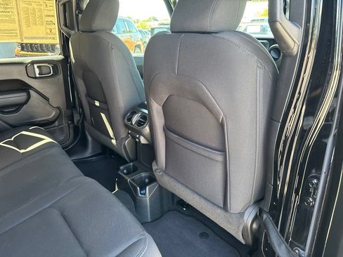 Used 2023 Jeep Wrangler Unlimited Sport AWD/4WD image 19