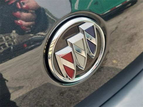 Used 2018 Buick LaCrosse Avenir image 31