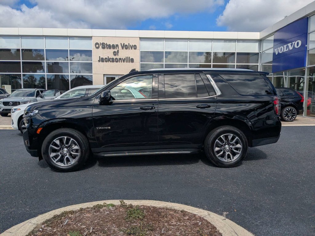 Used 2022 Chevrolet Tahoe LT w/ Luxury Package RWD image 3