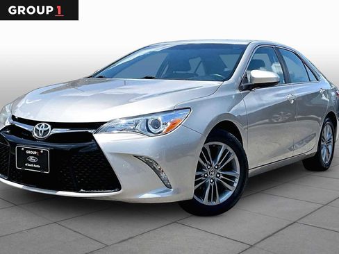 Used 2016 Toyota Camry SE FWD image 1