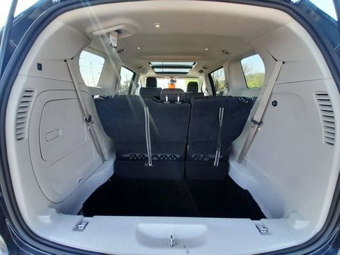 Used 2023 Chrysler Pacifica Limited FWD image 59