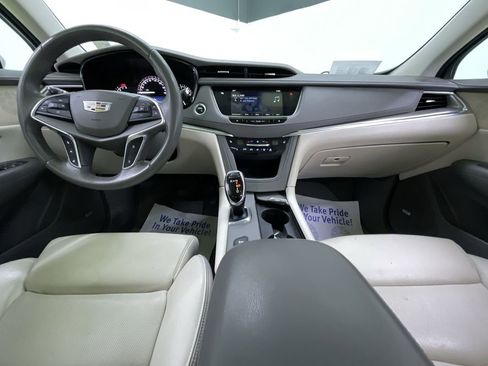Used 2017 Cadillac XT5 Luxury w/ Driver Awareness Package image 19