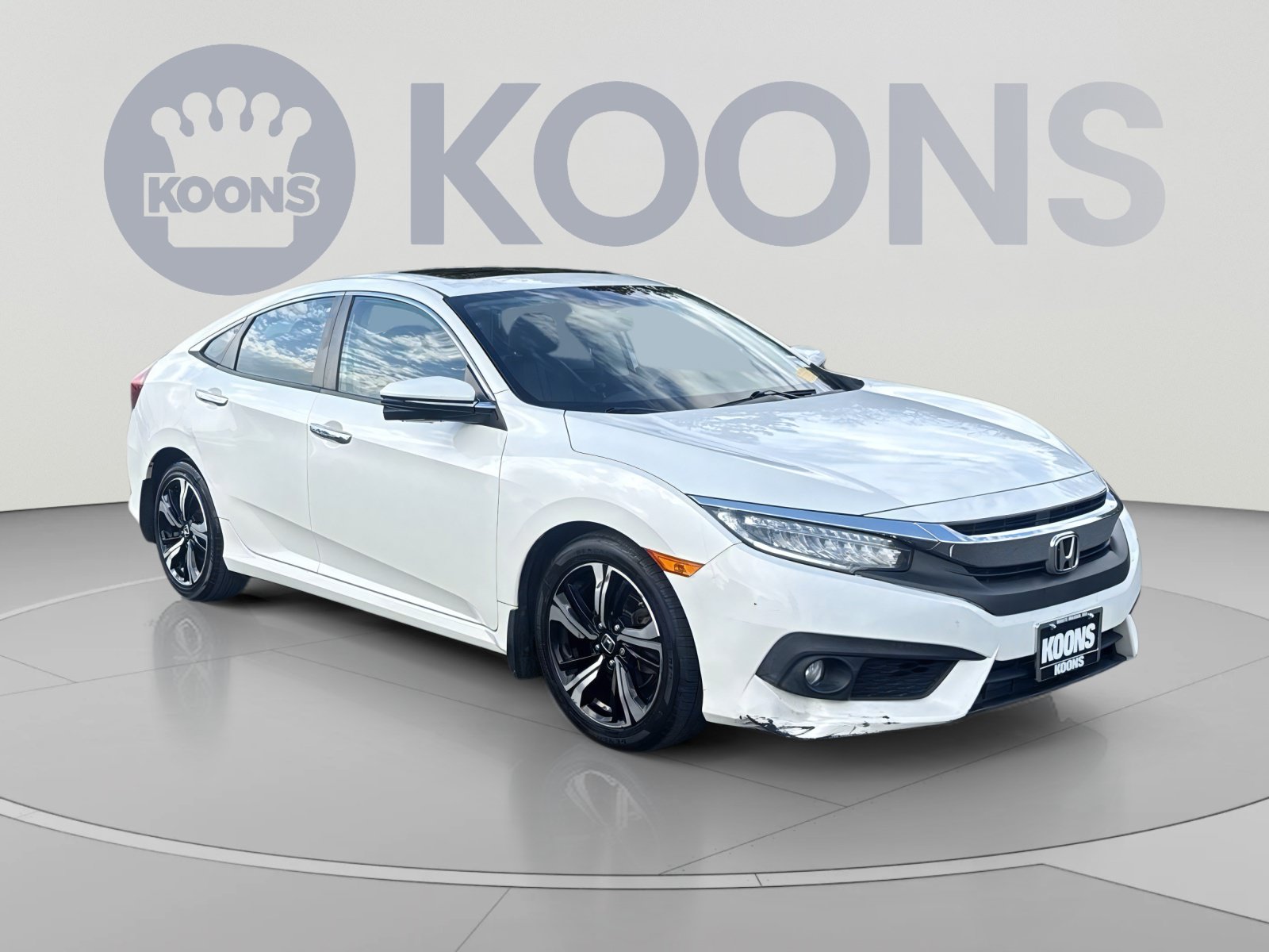 Used 2017 Honda Civic Touring image 2