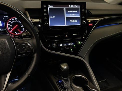 Used 2021 Toyota Camry XSE FWD image 9