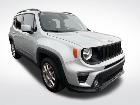 Used 2020 Jeep Renegade Latitude FWD image 3