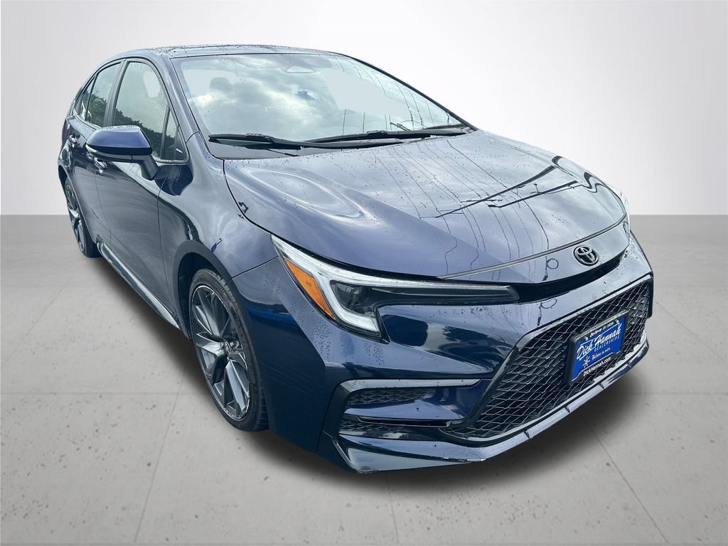 Used 2024 Toyota Corolla SE w/ SE Premium Package FWD image 5