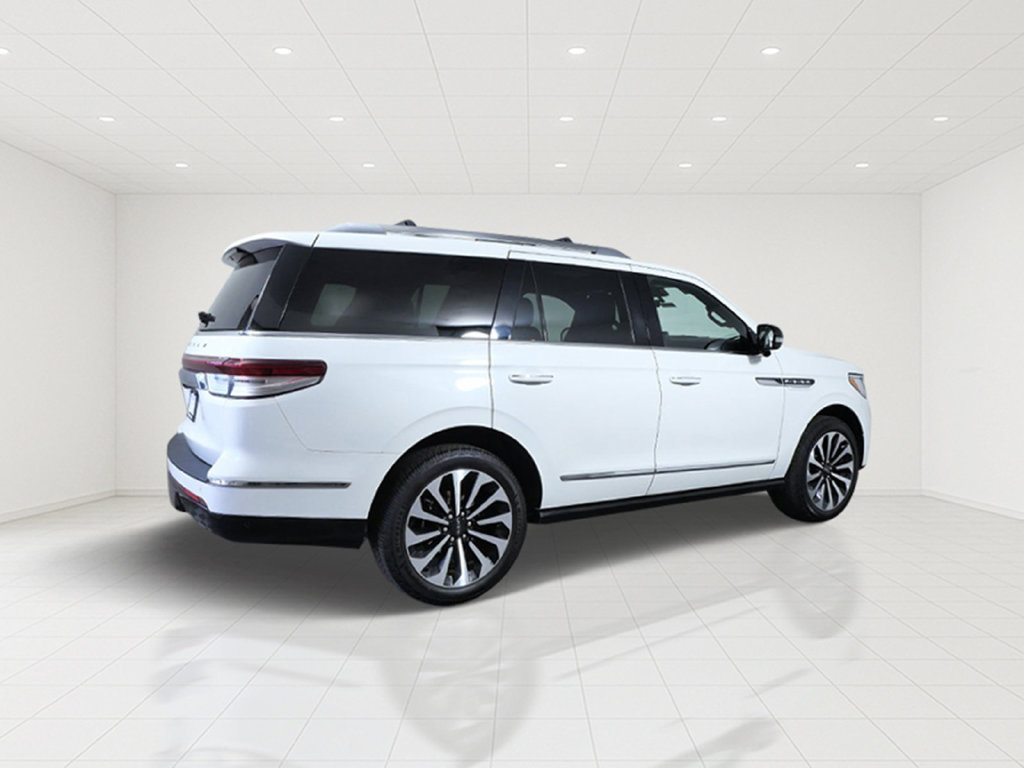 Certified 2023 Lincoln Navigator Reserve AWD/4WD image 6