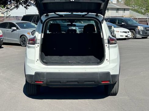 Used 2024 Nissan Rogue S AWD/4WD image 31