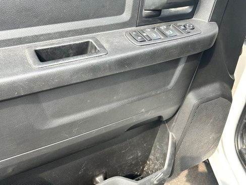 Used 2018 RAM 3500 Tradesman w/ Chrome Appearance Group AWD/4WD image 6