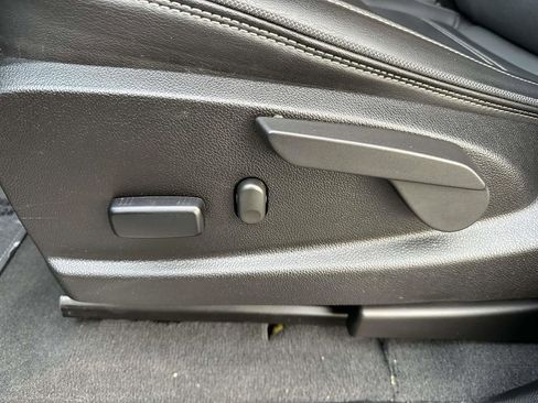 Used 2022 GMC Canyon Denali image 19