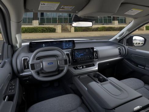 New 2025 Ford Expedition Max Active image 9
